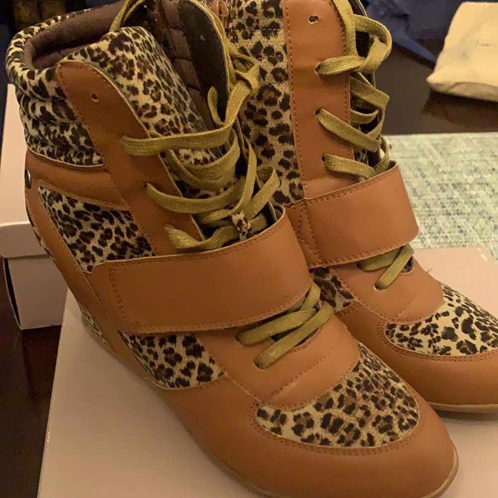 Cheetah print sneaker boots 😍😍😍